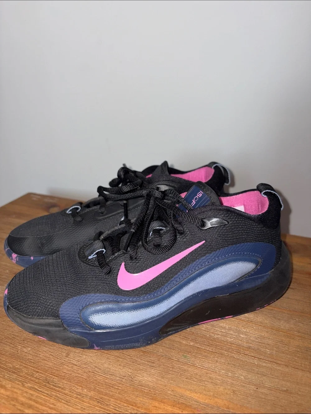 Nike Kids' Grade School IsoFly Basketball Shoes 3 Youth